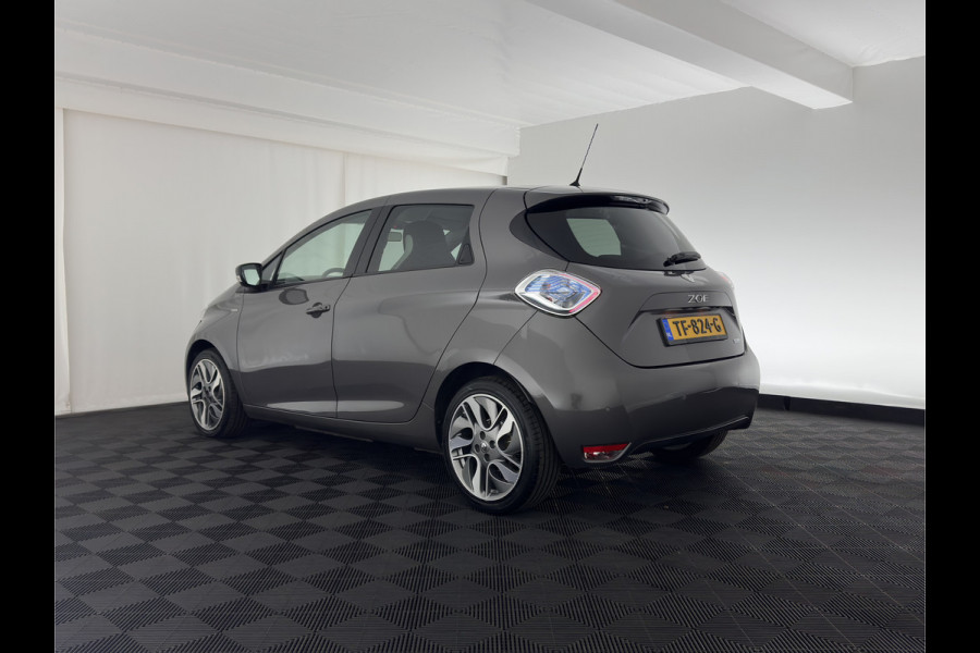 Renault ZOE (inclusive-battery) Q90 Bose Quickcharge 41 kWh Edition One {SOH-92%} LUXURY-LEATHER | FULL-LED | DIGI-COCKPIT | HEATED-COMFORTSEATS | BOSE-PREMIUM-AUDIO | CAMERA | R-LINK | PDC | PRIVACY-GLASS |  17"ALU* Renault ZOE (inclusive-battery) Q90 Bose Quickcharge 41 kWh Edition One {SOH-92%} LUXURY-LEATHER | FULL-LED | DIGI-COCKPIT | HEATED-COMFORTSEATS | BOSE-PREMIUM-AUDIO | CAMERA | R-LINK | PDC | PRIVACY-GLASS |  17"ALU*