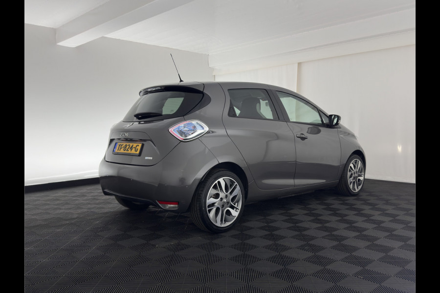 Renault ZOE (inclusive-battery) Q90 Bose Quickcharge 41 kWh Edition One {SOH-92%} LUXURY-LEATHER | FULL-LED | DIGI-COCKPIT | HEATED-COMFORTSEATS | BOSE-PREMIUM-AUDIO | CAMERA | R-LINK | PDC | PRIVACY-GLASS |  17"ALU* Renault ZOE (inclusive-battery) Q90 Bose Quickcharge 41 kWh Edition One {SOH-92%} LUXURY-LEATHER | FULL-LED | DIGI-COCKPIT | HEATED-COMFORTSEATS | BOSE-PREMIUM-AUDIO | CAMERA | R-LINK | PDC | PRIVACY-GLASS |  17"ALU*