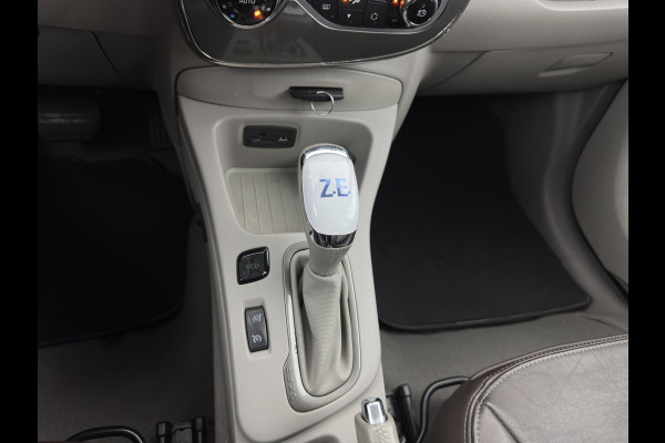 Renault ZOE (inclusive-battery) Q90 Bose Quickcharge 41 kWh Edition One {SOH-92%} LUXURY-LEATHER | FULL-LED | DIGI-COCKPIT | HEATED-COMFORTSEATS | BOSE-PREMIUM-AUDIO | CAMERA | R-LINK | PDC | PRIVACY-GLASS |  17"ALU* Renault ZOE (inclusive-battery) Q90 Bose Quickcharge 41 kWh Edition One {SOH-92%} LUXURY-LEATHER | FULL-LED | DIGI-COCKPIT | HEATED-COMFORTSEATS | BOSE-PREMIUM-AUDIO | CAMERA | R-LINK | PDC | PRIVACY-GLASS |  17"ALU*