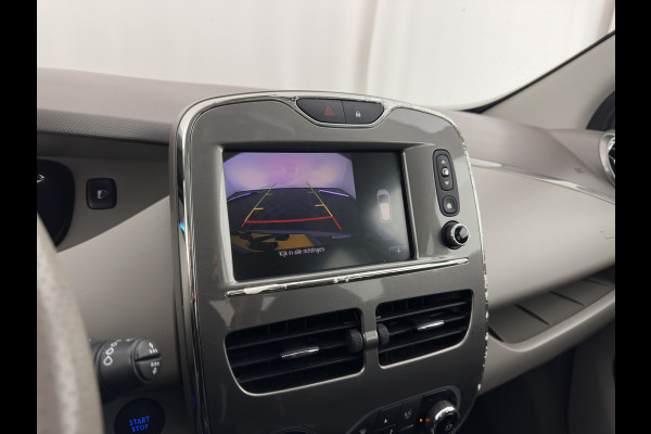 Renault ZOE (inclusive-battery) Q90 Bose Quickcharge 41 kWh Edition One {SOH-92%} LUXURY-LEATHER | FULL-LED | DIGI-COCKPIT | HEATED-COMFORTSEATS | BOSE-PREMIUM-AUDIO | CAMERA | R-LINK | PDC | PRIVACY-GLASS |  17"ALU* Renault ZOE (inclusive-battery) Q90 Bose Quickcharge 41 kWh Edition One {SOH-92%} LUXURY-LEATHER | FULL-LED | DIGI-COCKPIT | HEATED-COMFORTSEATS | BOSE-PREMIUM-AUDIO | CAMERA | R-LINK | PDC | PRIVACY-GLASS |  17"ALU*