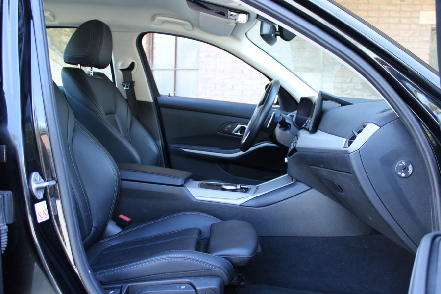 BMW 3-serie 320e 204PK PHEV BUSINESS SPORT LEDER/CARPLAY/NIEUW-TYPE BMW 3-serie 320e 204PK PHEV BUSINESS SPORT LEDER/CARPLAY/NIEUW-TYPE