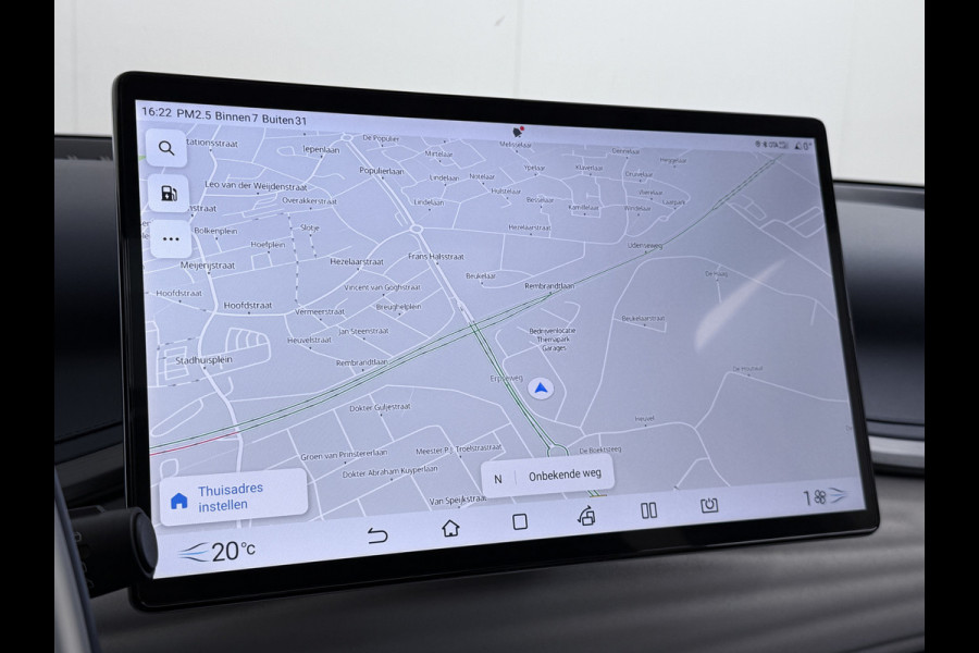 BYD ATTO 3 ACCU 60kWh Design Pano-dak Leer+Elektr.Verst. Warmtepomp Adaptieve Cruise 360°Camera Apple Carplay Android Auto Elektr.Achterklep Des Verkeersbord detectie WiFi DAB Led Rijstrooksensor Keyless Smartphone Entry Fabrieksgarantie tot 14-12-2030/150.000km Garantie op de LFP Accu tot 14-12-2030/200.000km €44.000,- Nieuw!