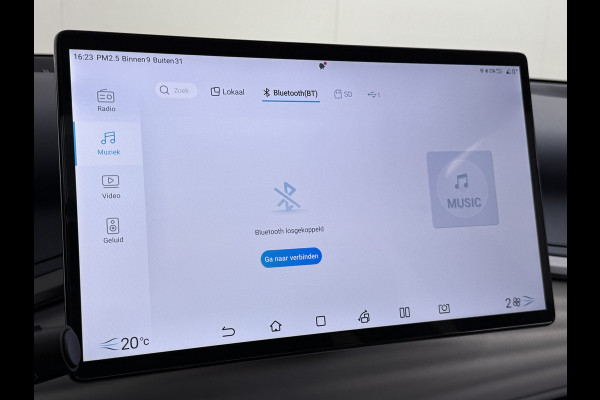 BYD ATTO 3 ACCU 60kWh Design Pano-dak Leer+Elektr.Verst. Warmtepomp Adaptieve Cruise 360°Camera Apple Carplay Android Auto Elektr.Achterklep Des Verkeersbord detectie WiFi DAB Led Rijstrooksensor Keyless Smartphone Entry Fabrieksgarantie tot 14-12-2030/150.000km Garantie op de LFP Accu tot 14-12-2030/200.000km €44.000,- Nieuw!