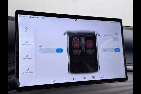 BYD ATTO 3 ACCU 60kWh Design Pano-dak Leer+Elektr.Verst. Warmtepomp Adaptieve Cruise 360°Camera Apple Carplay Android Auto Elektr.Achterklep Des Verkeersbord detectie WiFi DAB Led Rijstrooksensor Keyless Smartphone Entry Fabrieksgarantie tot 14-12-2030/150.000km Garantie op de LFP Accu tot 14-12-2030/200.000km €44.000,- Nieuw!