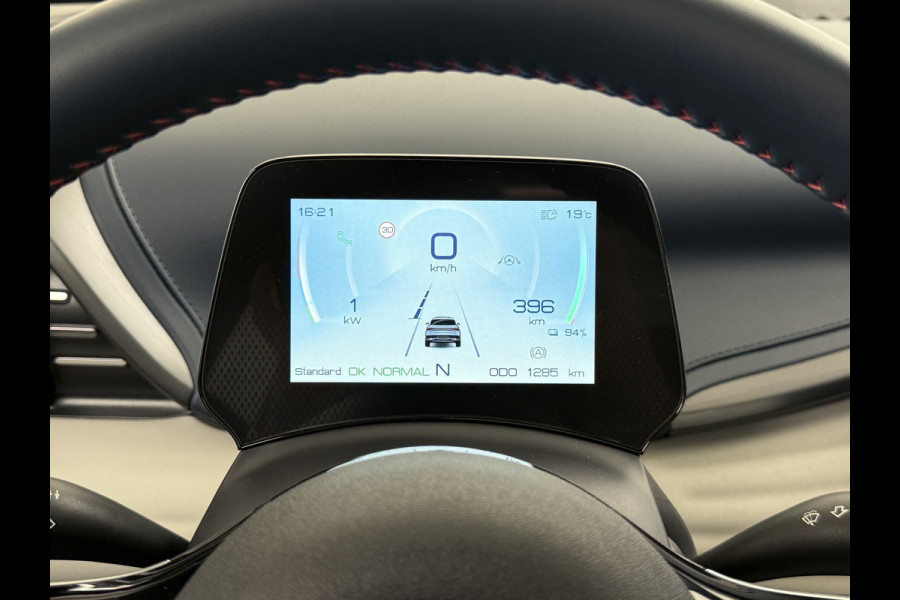 BYD ATTO 3 ACCU 60kWh Design Pano-dak Leer+Elektr.Verst. Warmtepomp Adaptieve Cruise 360°Camera Apple Carplay Android Auto Elektr.Achterklep Des Verkeersbord detectie WiFi DAB Led Rijstrooksensor Keyless Smartphone Entry Fabrieksgarantie tot 14-12-2030/150.000km Garantie op de LFP Accu tot 14-12-2030/200.000km €44.000,- Nieuw!