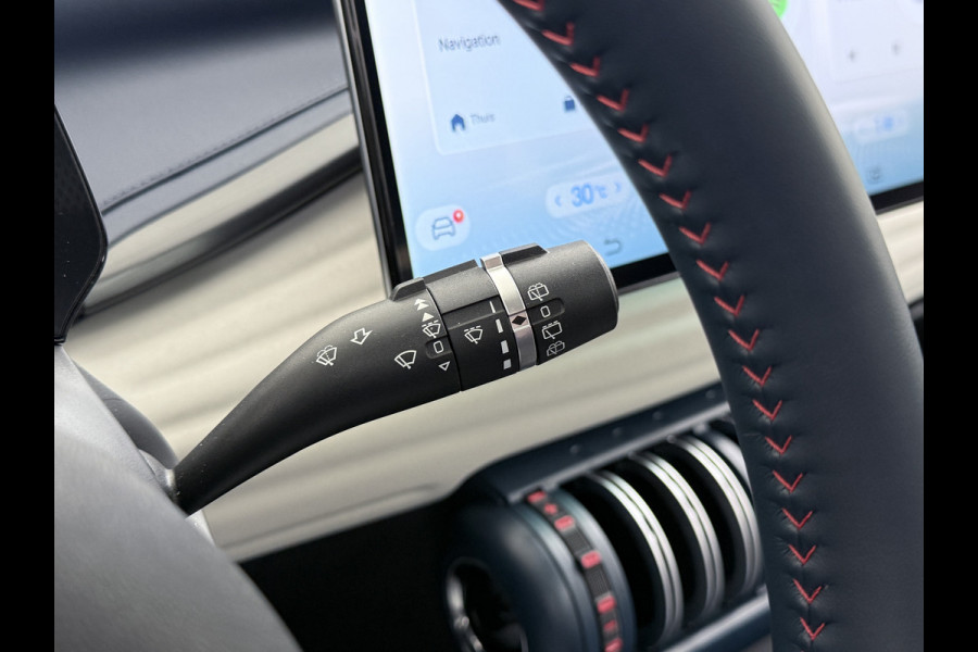 BYD ATTO 3 ACCU 60kWh Design Pano-dak Leer+Elektr.Verst. Warmtepomp Adaptieve Cruise 360°Camera Apple Carplay Android Auto Elektr.Achterklep Des Verkeersbord detectie WiFi DAB Led Rijstrooksensor Keyless Smartphone Entry Fabrieksgarantie tot 14-12-2030/150.000km Garantie op de LFP Accu tot 14-12-2030/200.000km €44.000,- Nieuw!