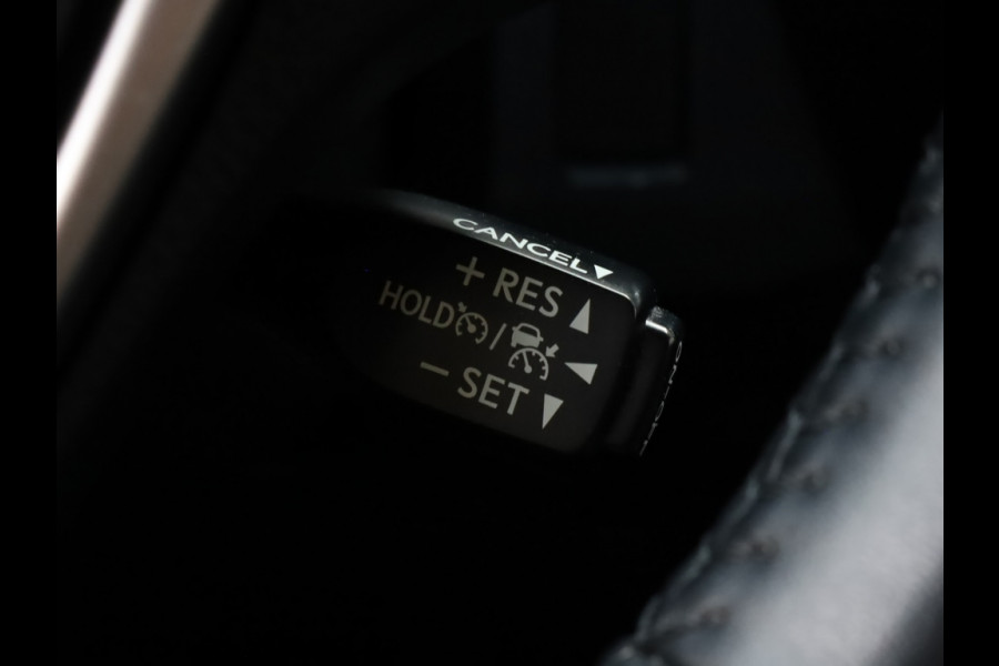 Toyota RAV4 2.5 Hybrid AWD Executive | 360 Camera | Leder | Adaptive Cruise Toyota RAV4 2.5 Hybrid AWD Executive | 360 Camera | Leder | Adaptive Cruise