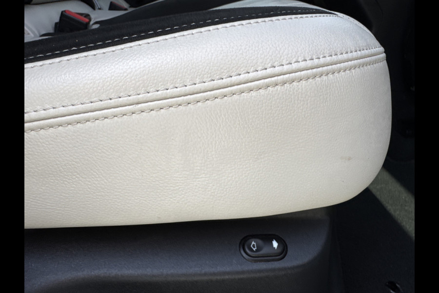 Land Rover Range Rover Velar 2.0 250PK AWD R-DYNAMIC BLACK PACK SE LEDER/VIRTUAL/PANORAMADAK