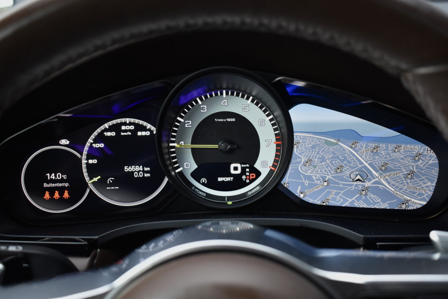 Porsche Cayenne Coupé 3.0 E-Hybrid 462pk SportDesign | Pano | 22'' Wielen | ACC | Softclose | Bose | Stoelventilatie | Head-Up | 360 Camera | Porsche Cayenne Coupé 3.0 E-Hybrid 462pk SportDesign | Pano | 22'' Wielen | ACC | Softclose | Bose | Stoelventilatie | Head-Up | 360 Camera |