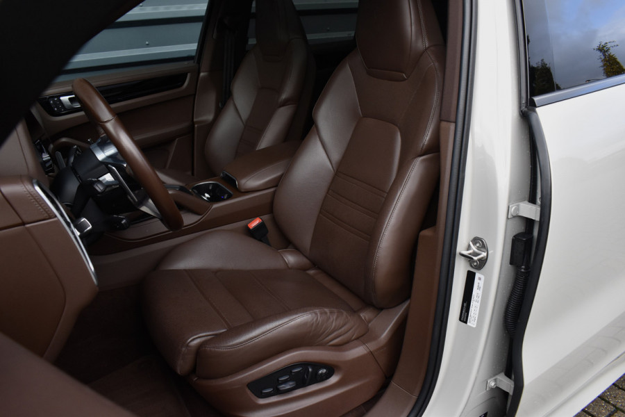 Porsche Cayenne Coupé 3.0 E-Hybrid 462pk SportDesign | Pano | 22'' Wielen | ACC | Softclose | Bose | Stoelventilatie | Head-Up | 360 Camera | Porsche Cayenne Coupé 3.0 E-Hybrid 462pk SportDesign | Pano | 22'' Wielen | ACC | Softclose | Bose | Stoelventilatie | Head-Up | 360 Camera |