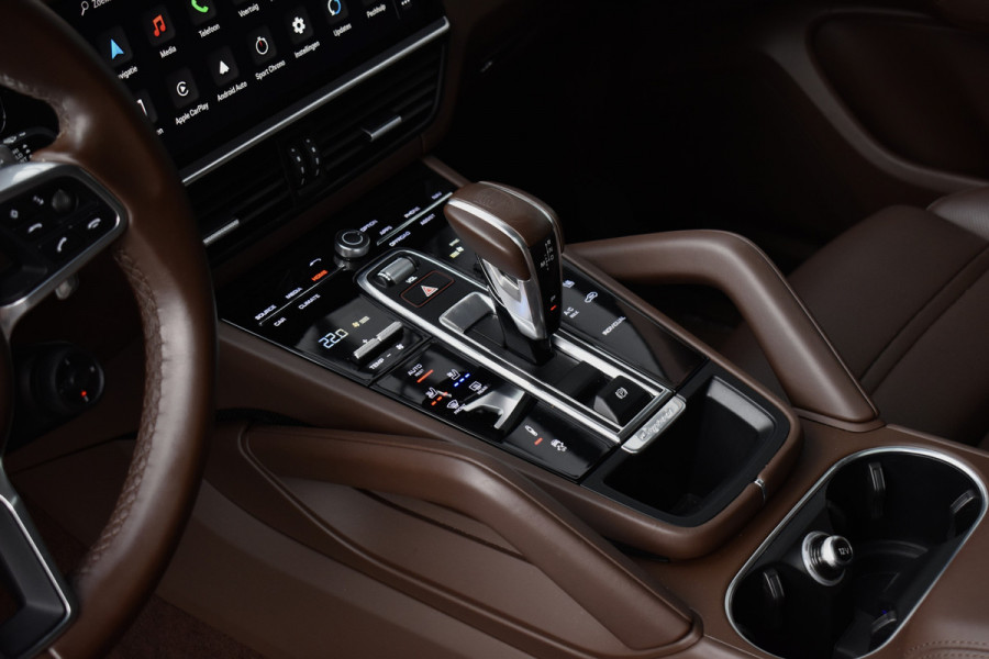 Porsche Cayenne Coupé 3.0 E-Hybrid 462pk SportDesign | Pano | 22'' Wielen | ACC | Softclose | Bose | Stoelventilatie | Head-Up | 360 Camera | Porsche Cayenne Coupé 3.0 E-Hybrid 462pk SportDesign | Pano | 22'' Wielen | ACC | Softclose | Bose | Stoelventilatie | Head-Up | 360 Camera |