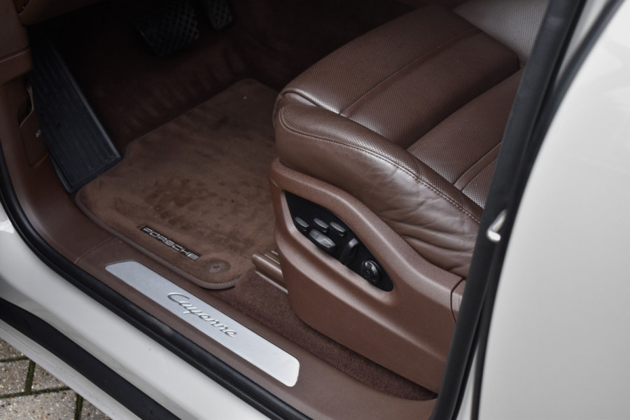 Porsche Cayenne Coupé 3.0 E-Hybrid 462pk SportDesign | Pano | 22'' Wielen | ACC | Softclose | Bose | Stoelventilatie | Head-Up | 360 Camera | Porsche Cayenne Coupé 3.0 E-Hybrid 462pk SportDesign | Pano | 22'' Wielen | ACC | Softclose | Bose | Stoelventilatie | Head-Up | 360 Camera |