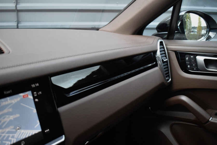 Porsche Cayenne Coupé 3.0 E-Hybrid 462pk SportDesign | Pano | 22'' Wielen | ACC | Softclose | Bose | Stoelventilatie | Head-Up | 360 Camera | Porsche Cayenne Coupé 3.0 E-Hybrid 462pk SportDesign | Pano | 22'' Wielen | ACC | Softclose | Bose | Stoelventilatie | Head-Up | 360 Camera |