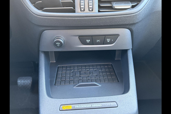 Ford E-Transit Courier Limited 44 kWh | SCI | 136pk | Ford Voorraad | Driver Assistance Pack | Laadvloerbescherming | Trekhaak | LED Laadruimteverlichting