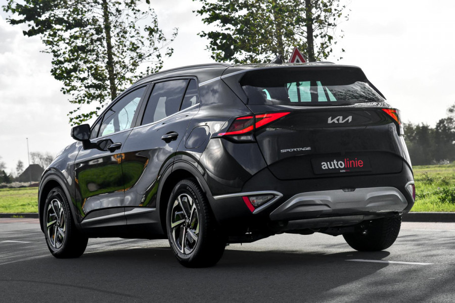 Kia Sportage 1.6 T-GDi MHEV Elec stoelen. Stuurvw, Camera, Lane assist, Stoelvw 4x, CarPlay! Kia Sportage 1.6 T-GDi MHEV Elec stoelen. Stuurvw, Camera, Lane assist, Stoelvw 4x, CarPlay!