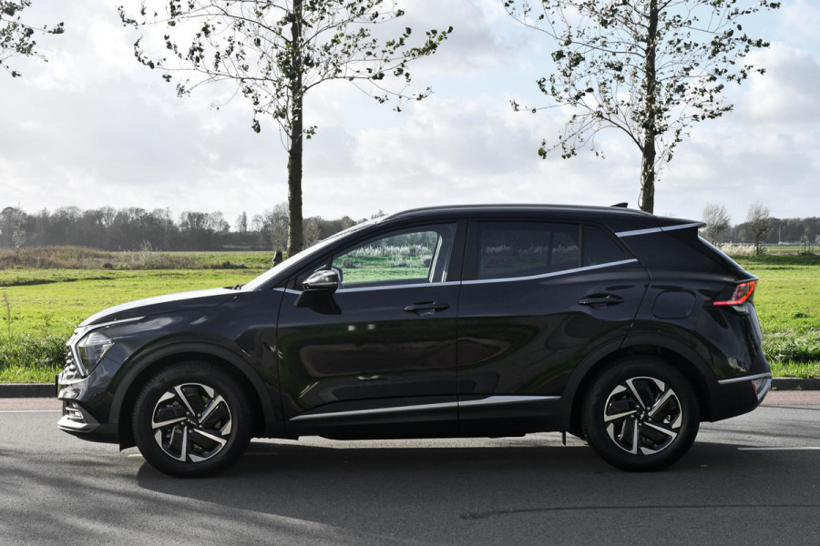 Kia Sportage 1.6 T-GDi MHEV Elec stoelen. Stuurvw, Camera, Lane assist, Stoelvw 4x, CarPlay! Kia Sportage 1.6 T-GDi MHEV Elec stoelen. Stuurvw, Camera, Lane assist, Stoelvw 4x, CarPlay!