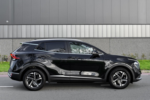 Kia Sportage 1.6 T-GDi MHEV Elec stoelen. Stuurvw, Camera, Lane assist, Stoelvw 4x, CarPlay! Kia Sportage 1.6 T-GDi MHEV Elec stoelen. Stuurvw, Camera, Lane assist, Stoelvw 4x, CarPlay!