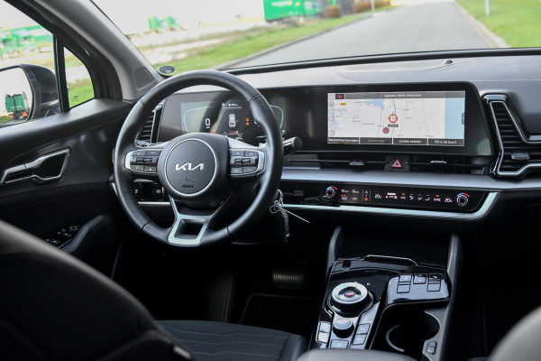 Kia Sportage 1.6 T-GDi MHEV Elec stoelen. Stuurvw, Camera, Lane assist, Stoelvw 4x, CarPlay! Kia Sportage 1.6 T-GDi MHEV Elec stoelen. Stuurvw, Camera, Lane assist, Stoelvw 4x, CarPlay!