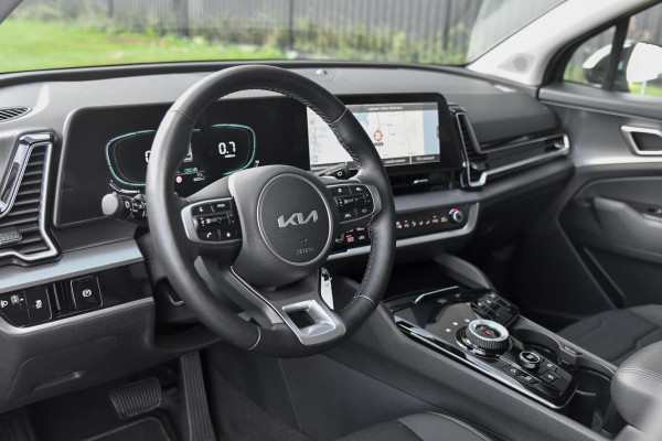 Kia Sportage 1.6 T-GDi MHEV Elec stoelen. Stuurvw, Camera, Lane assist, Stoelvw 4x, CarPlay! Kia Sportage 1.6 T-GDi MHEV Elec stoelen. Stuurvw, Camera, Lane assist, Stoelvw 4x, CarPlay!