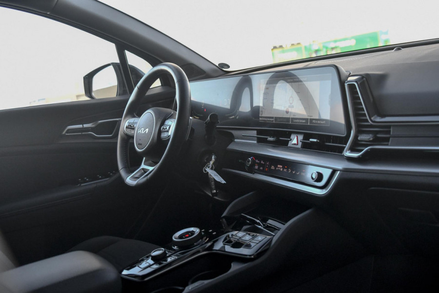 Kia Sportage 1.6 T-GDi MHEV Elec stoelen. Stuurvw, Camera, Lane assist, Stoelvw 4x, CarPlay! Kia Sportage 1.6 T-GDi MHEV Elec stoelen. Stuurvw, Camera, Lane assist, Stoelvw 4x, CarPlay!