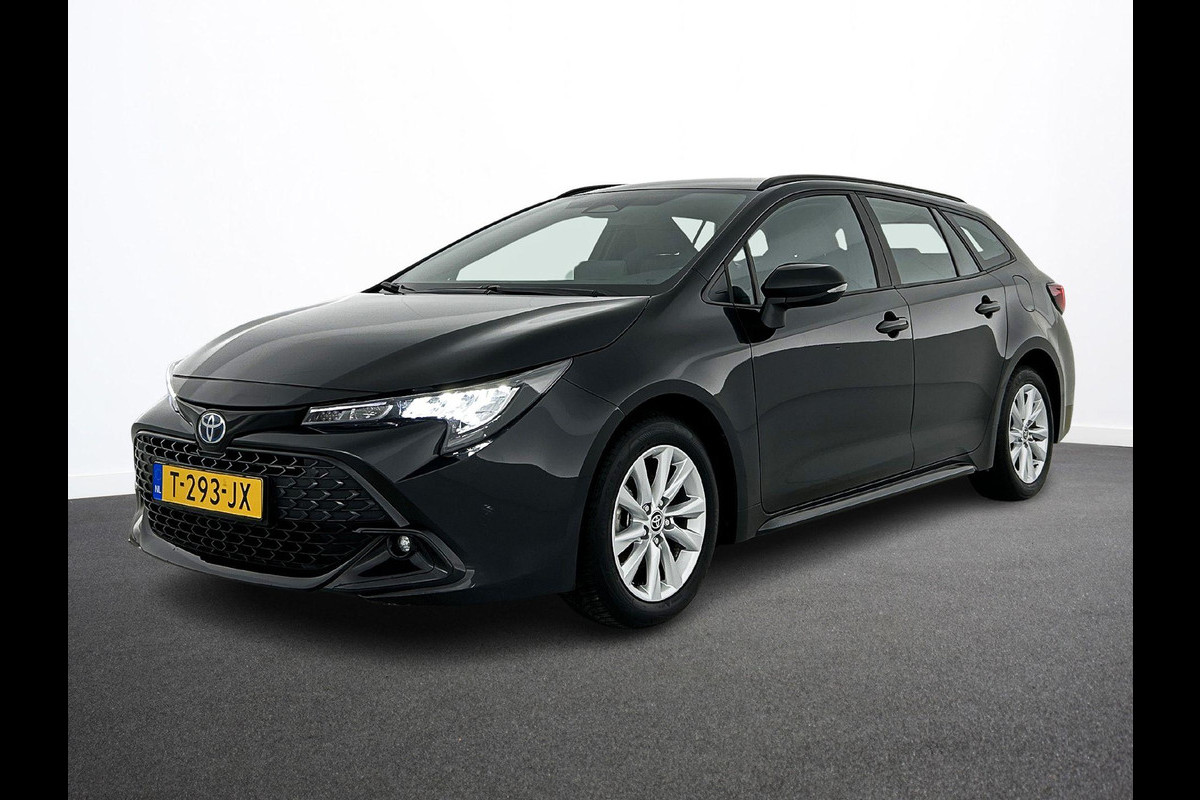 Toyota Corolla Touring Sports 1.8 Hybrid Active Auto. Navigatie Apple Carplay/Android Auto Camera Adaptive Cruise Control Virtual Cockpit Climate Control Lichtmetalen velgen Toyota Corolla Touring Sports 1.8 Hybrid Active Auto. Navigatie Apple Carplay/Android Auto Camera Adaptive Cruise Control Virtual Cockpit Climate Control Lichtmetalen velgen