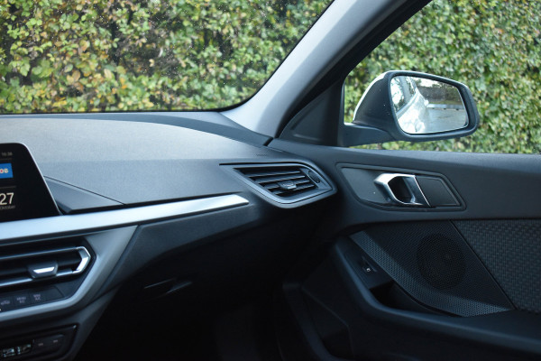 BMW 1-serie 118i Executive Edition | Navi Prof. | Carplay | Virtual Cockpit | DAB | PDC