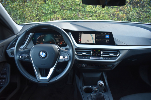 BMW 1-serie 118i Executive Edition | Navi Prof. | Carplay | Virtual Cockpit | DAB | PDC
