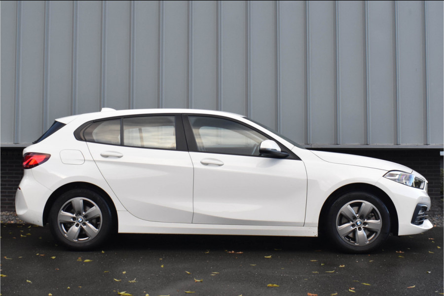 BMW 1-serie 118i Executive Edition | Navi Prof. | Carplay | Virtual Cockpit | DAB | PDC