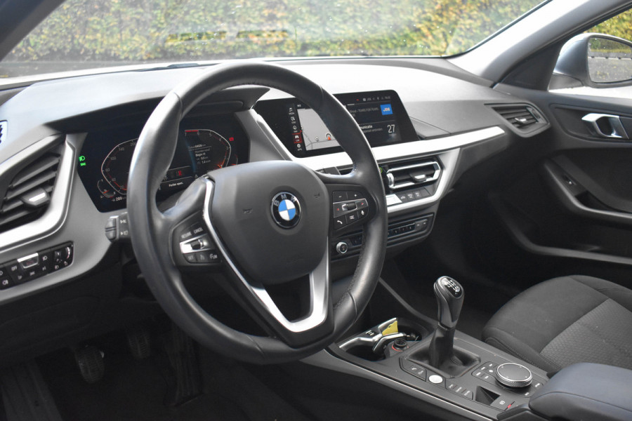BMW 1-serie 118i Executive Edition | Navi Prof. | Carplay | Virtual Cockpit | DAB | PDC