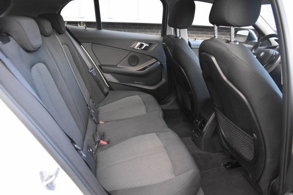 BMW 1-serie 118i Executive Edition | Navi Prof. | Carplay | Virtual Cockpit | DAB | PDC