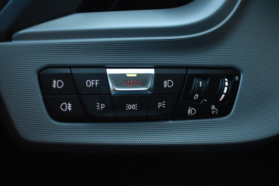 BMW 1-serie 118i Executive Edition | Navi Prof. | Carplay | Virtual Cockpit | DAB | PDC