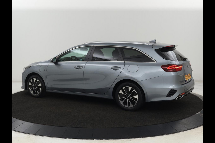 Kia Ceed 1.6 GDI PHEV DynamicLine | Carplay | Camera | Navigatie | Keyless | Climate control | Cruise control | Full LED | Parkeerhulp | Plug In