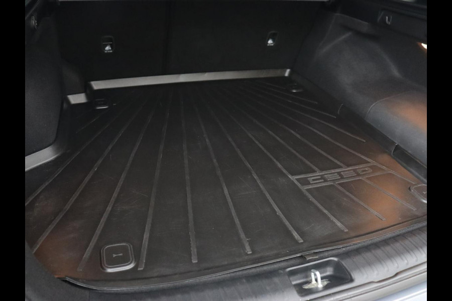 Kia Ceed 1.6 GDI PHEV DynamicLine | Carplay | Camera | Navigatie | Keyless | Climate control | Cruise control | Full LED | Parkeerhulp | Plug In