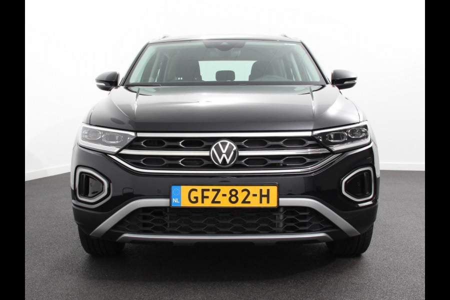 Volkswagen T-Roc 1.5 TSI 150pk DSG Style Plus | Navigatie | Apple Carplay/Android Auto | Parkeersensoren | Camera | Adaptive Cruise Control | Blind Spot Assist | Stoel- en stuurverwarming | Elektrische achterklep | Ledverlichting | Climate Control Volkswagen T-Roc 1.5 TSI 150pk DSG Style Plus | Navigatie | Apple Carplay/Android Auto | Parkeersensoren | Camera | Adaptive Cruise Control | Blind Spot Assist | Stoel- en stuurverwarming | Elektrische achterklep | Ledverlichting | Climate Control
