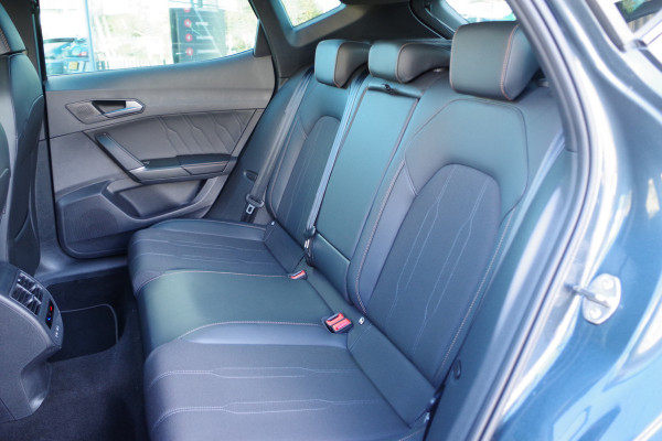 CUPRA Formentor 1.4 e-Hybrid 204 PK Adrenaline PHEV, Carplay, Camera, Keyless, LED