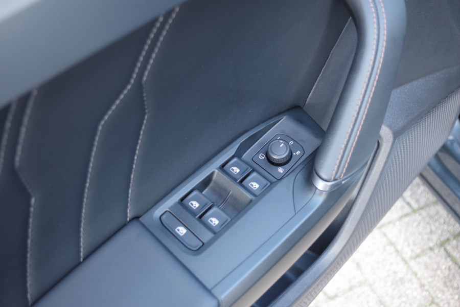 CUPRA Formentor 1.4 e-Hybrid 204 PK Adrenaline PHEV, Carplay, Camera, Keyless, LED