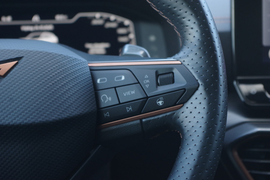 CUPRA Formentor 1.4 e-Hybrid 204 PK Adrenaline PHEV, Carplay, Camera, Keyless, LED