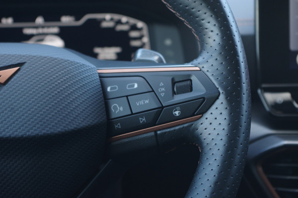 CUPRA Formentor 1.4 e-Hybrid 204 PK Adrenaline PHEV, Carplay, Camera, Keyless, LED