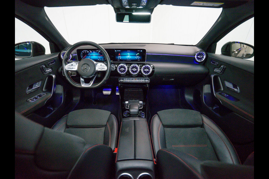 Mercedes-Benz A-Klasse 200 Premium Plus | Pano | NIGHT | AMG Line Mercedes-Benz A-Klasse 200 Premium Plus | Pano | NIGHT | AMG Line