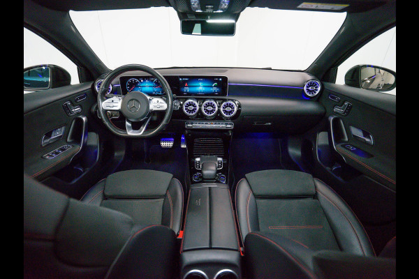 Mercedes-Benz A-Klasse 200 Premium Plus | Pano | NIGHT | AMG Line Mercedes-Benz A-Klasse 200 Premium Plus | Pano | NIGHT | AMG Line