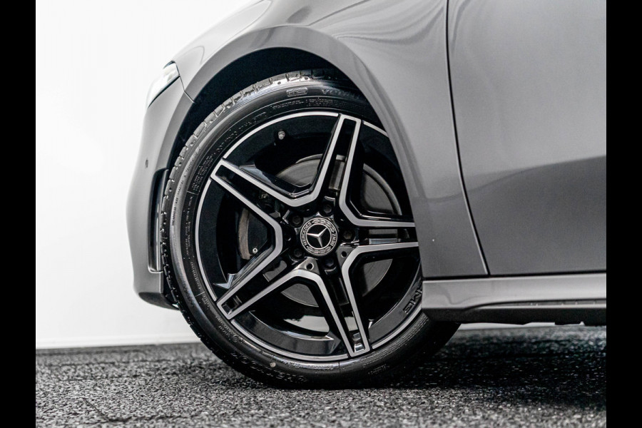 Mercedes-Benz A-Klasse 200 Premium Plus | Pano | NIGHT | AMG Line Mercedes-Benz A-Klasse 200 Premium Plus | Pano | NIGHT | AMG Line