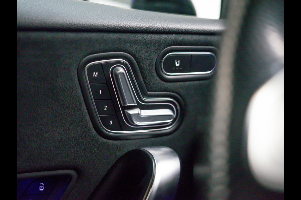 Mercedes-Benz A-Klasse 200 Premium Plus | Pano | NIGHT | AMG Line Mercedes-Benz A-Klasse 200 Premium Plus | Pano | NIGHT | AMG Line