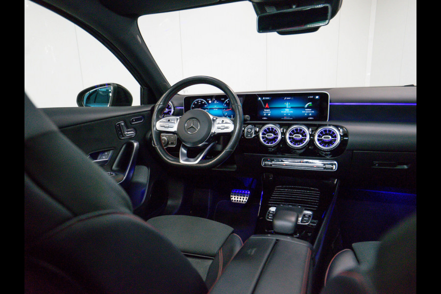 Mercedes-Benz A-Klasse 200 Premium Plus | Pano | NIGHT | AMG Line Mercedes-Benz A-Klasse 200 Premium Plus | Pano | NIGHT | AMG Line