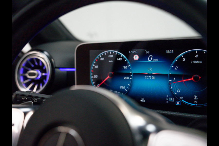 Mercedes-Benz A-Klasse 200 Premium Plus | Pano | NIGHT | AMG Line Mercedes-Benz A-Klasse 200 Premium Plus | Pano | NIGHT | AMG Line