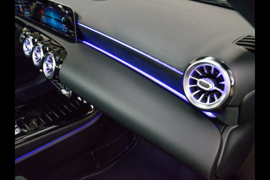 Mercedes-Benz A-Klasse 200 Premium Plus | Pano | NIGHT | AMG Line Mercedes-Benz A-Klasse 200 Premium Plus | Pano | NIGHT | AMG Line