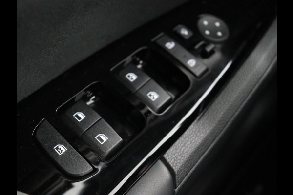 Kia Sportage 1.6 T-GDi Hybrid GT-Line | Panoramadak | Leder/Alcantara | Matrix LED | Stoel & stuurverwarming | Sfeerverlichting | Carplay | Adaptive cruise | Camera | Navigatie | Keyless