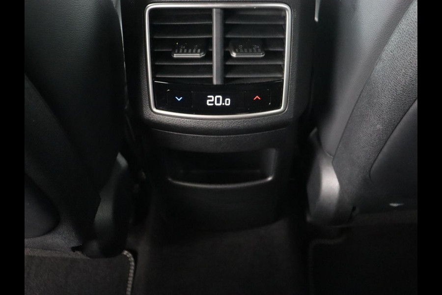 Kia Sportage 1.6 T-GDi Hybrid GT-Line | Panoramadak | Leder/Alcantara | Matrix LED | Stoel & stuurverwarming | Sfeerverlichting | Carplay | Adaptive cruise | Camera | Navigatie | Keyless