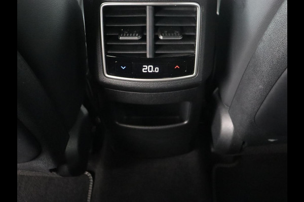 Kia Sportage 1.6 T-GDi Hybrid GT-Line | Panoramadak | Leder/Alcantara | Matrix LED | Stoel & stuurverwarming | Sfeerverlichting | Carplay | Adaptive cruise | Camera | Navigatie | Keyless