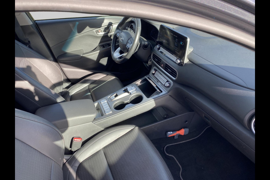 Hyundai Kona EV Premium 64 kWh | Dealer Onderhouden Hyundai Kona EV Premium 64 kWh | Dealer Onderhouden