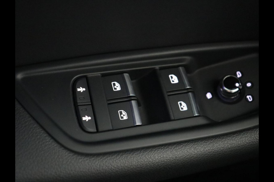 Audi A5 40 TFSI Sport S-line Edition | 80.600km NAP | Panoramadak | Stoelverwarming | Half leder | Sportstoelen | Navigatie | Full LED | Climate control | Sportstuur | Parkeerhulp Audi A5 40 TFSI Sport S-line Edition | 80.600km NAP | Panoramadak | Stoelverwarming | Half leder | Sportstoelen | Navigatie | Full LED | Climate control | Sportstuur | Parkeerhulp